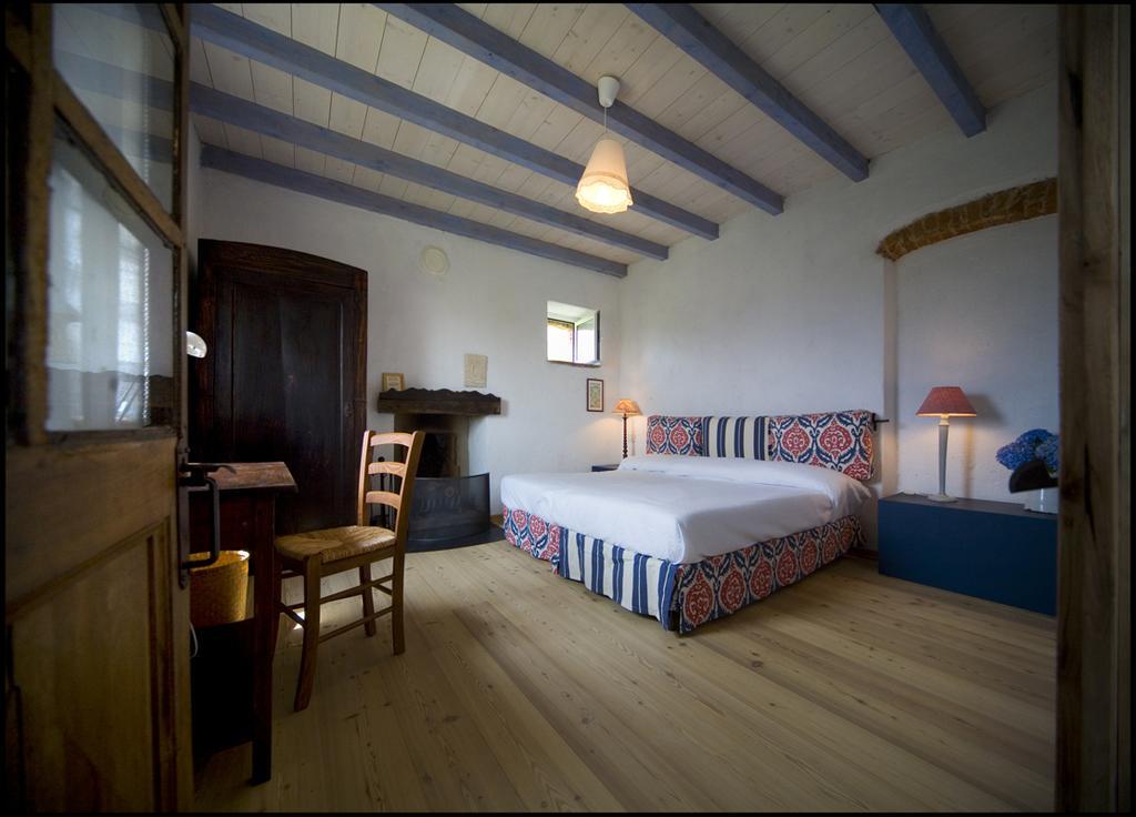 Agriturismo Famiglia Al Castello Di Bagnolo Bagnolo Piemonte Номер фото
